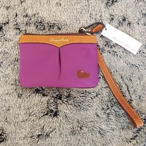 DOONEY & BOURKE NWT ||| Small Wristlet Violet
